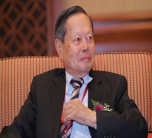 防滑一道线，守护银发安——杨振宁先生的晚年遗憾呼吁地面防滑守护