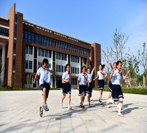 2.6亿学生的安全！学校地面防滑处理该不该重视？