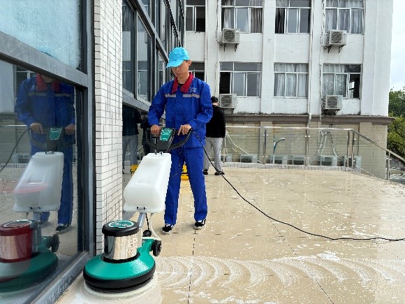 筑牢安全防线：克拉玛依市城区路面防滑规定之意义！