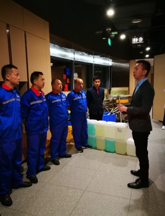 014 广州白云店海底捞防滑项目,世卿与海底捞集团的“缘分”就此开启